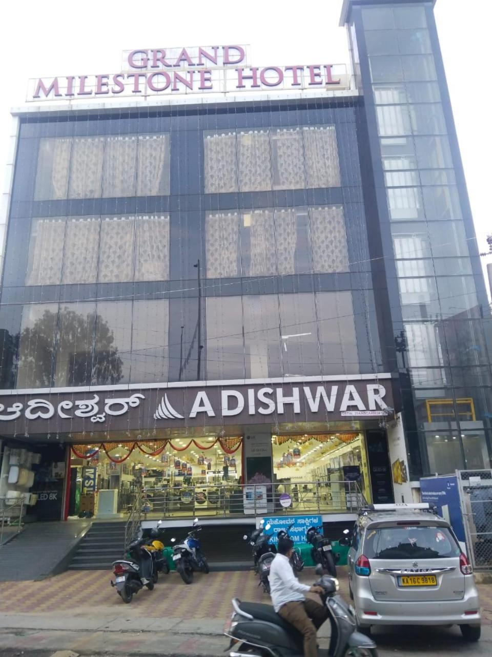 Grand Milestone Villa Mysore Buitenkant foto